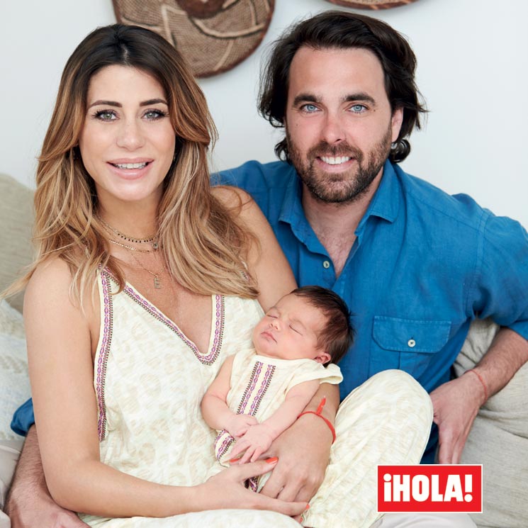 En ¡HOLA!: Elena Tablada y Javier Ungría nos presentan a su hija, Camila