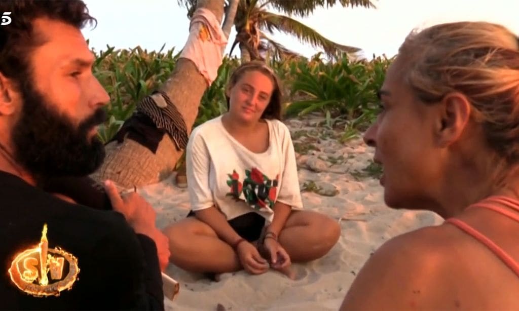 Ana María Aldón, Rocío Flores y Jorge Pérez en Supervivientes