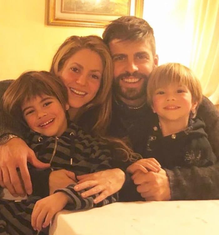Shakira, con Gerard Piqué y sus dos hijos
