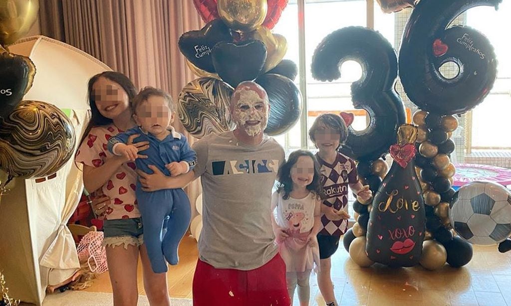 ¡Con mucho amor y 'tartazo' incluido! Andrés Iniesta cumple 36 años en familia