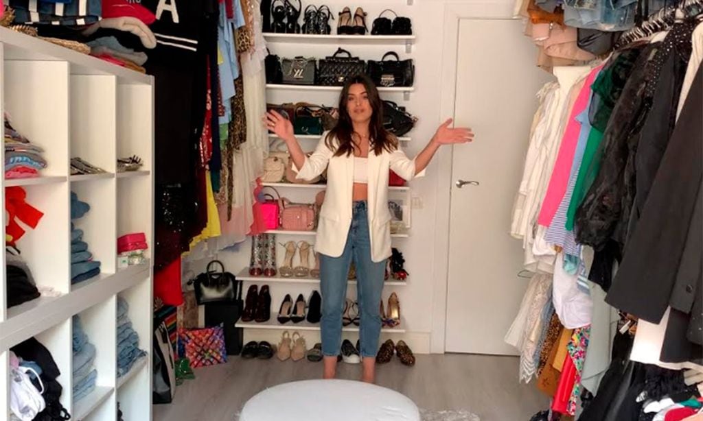 Toda su ropa y complementos, las claves de su organización... Dulceida nos enseña su vestidor