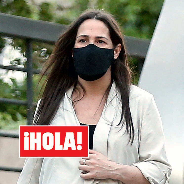 Exclusiva en ¡HOLA!: Malú y su misterioso anillo que podría ser de compromiso