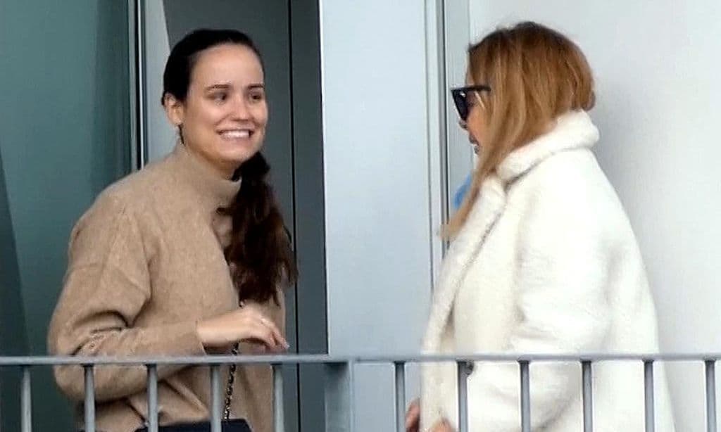 Carolina y Ana Obregón, inseparables de Aless Lequio en Barcelona