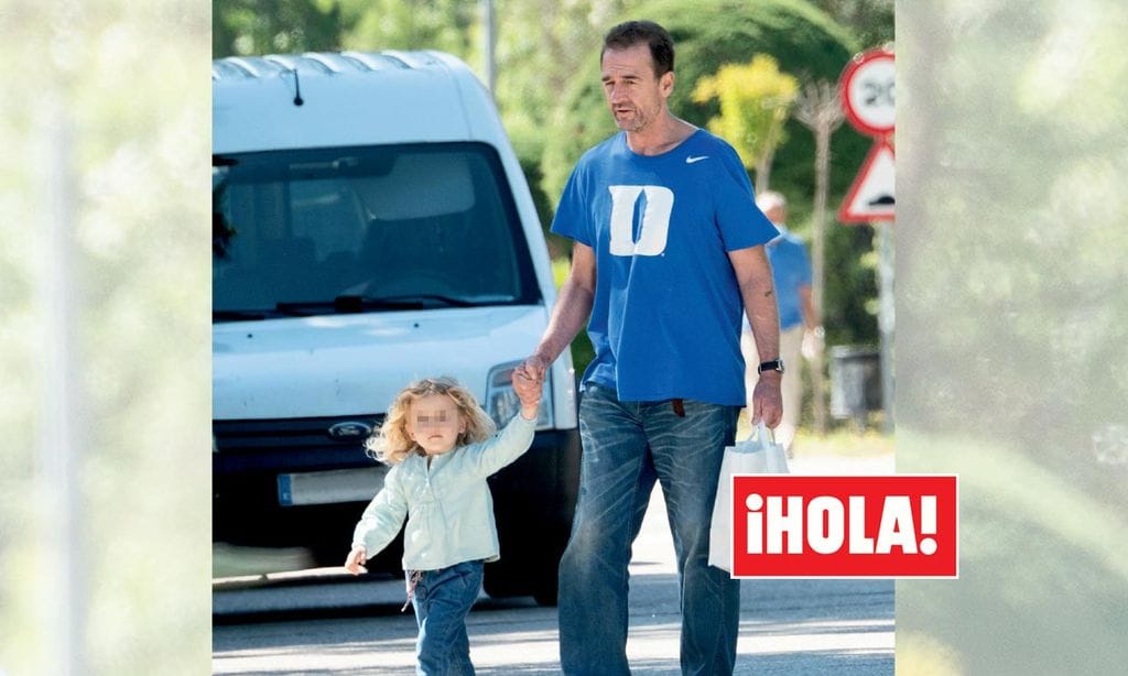 En ¡HOLA!, Alessandro Lequio se refugia en el recuerdo de su hijo de la mano de su hija