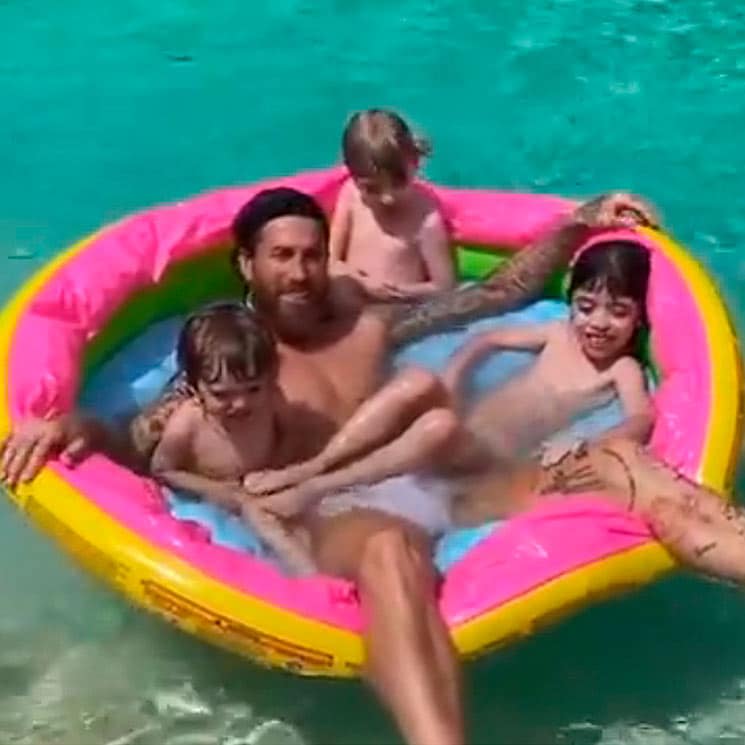 ¡Al agua, patos! Sergio Ramos disfruta de un chapuzón con sus hijos