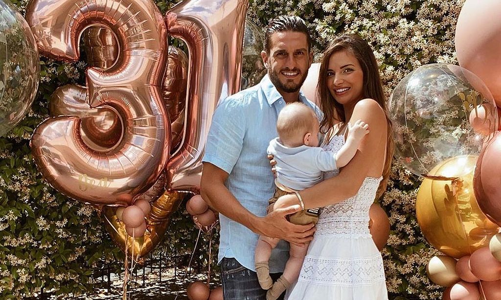 Beatriz Espejel sopla las velas por primera vez con su hijo y un invitado poco habitual