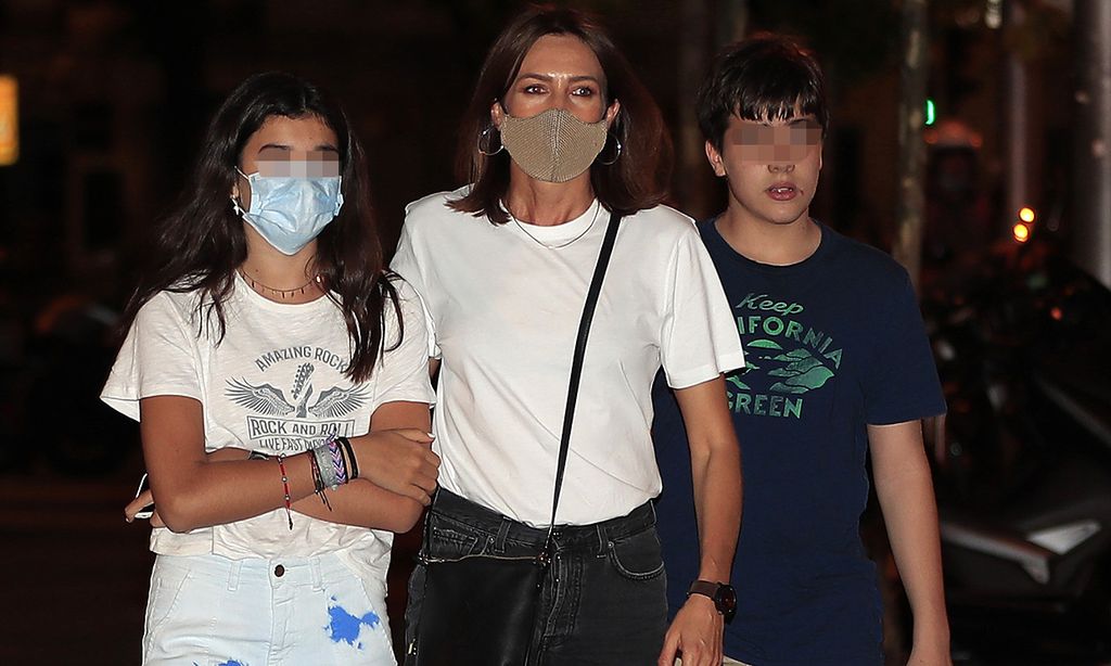 Nieves Álvarez, de cena con sus hijos tras conocerse su romance con Manuel Broseta