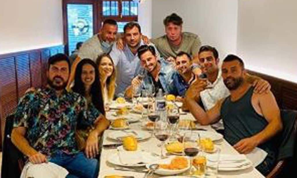 David Bustamante y Yana Olina disfrutan de un plan entre amigos en Cantabria