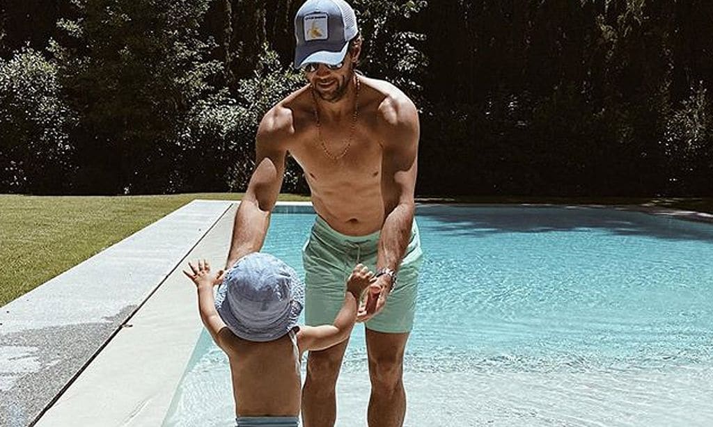 Miguel, el hijo de Fernando Verdasco y Ana Boyer, derrite a su papá con sus miradas de 'amor'