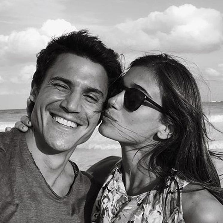 Álex González ejerce de fotógrafo de su novia Blanca Rodríguez en su escapada gallega