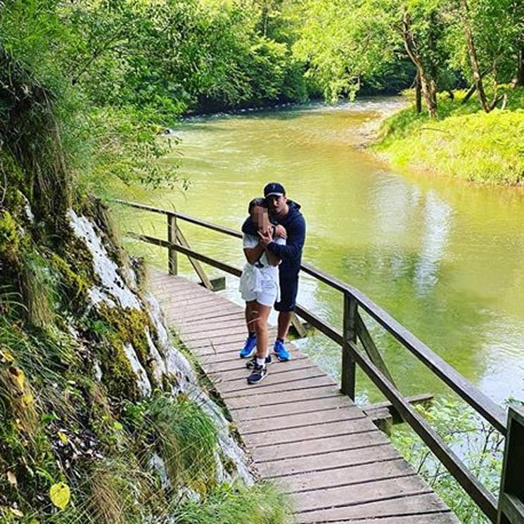 La felicidad de David Bustamante se completa con la llegada de su hija Daniella a Cantabria