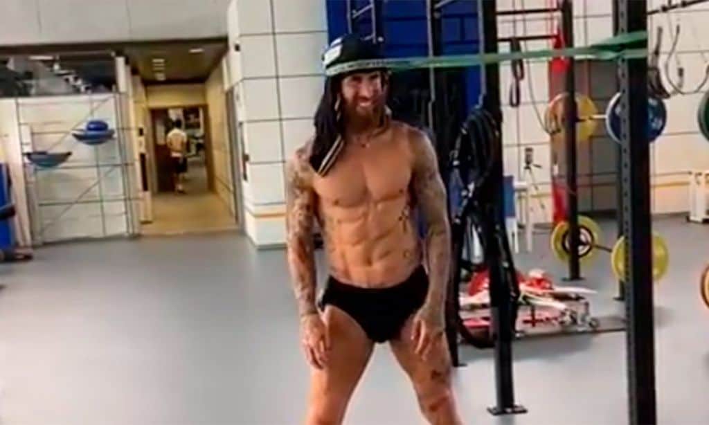 El curioso entrenamiento 'de cabeza' de Sergio Ramos
