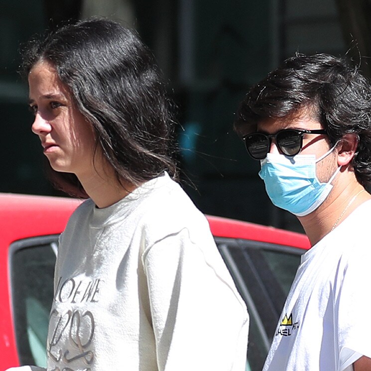 Victoria de Marichalar y Jorge Bárcenas, besos y abrazos por las calles de Madrid