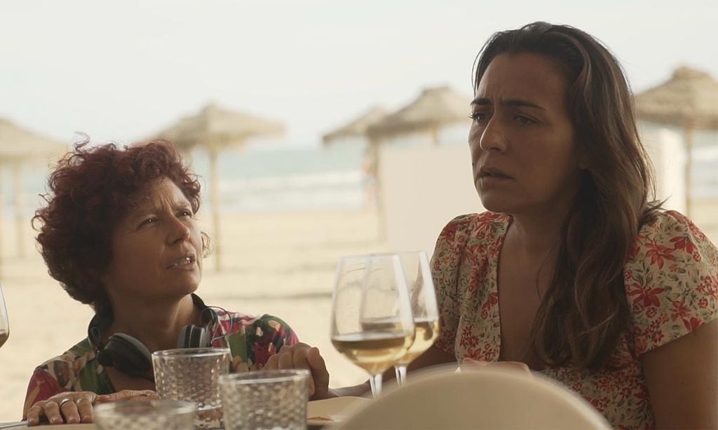 Icíar Bollaín se deshace en elogios hacia Candela Peña, la protagonista de su película 'La boda de Rosa'