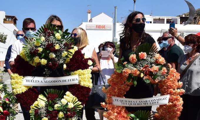 Paz Padilla y Anna Ferrer en el funeral del marido de Paz Padilla