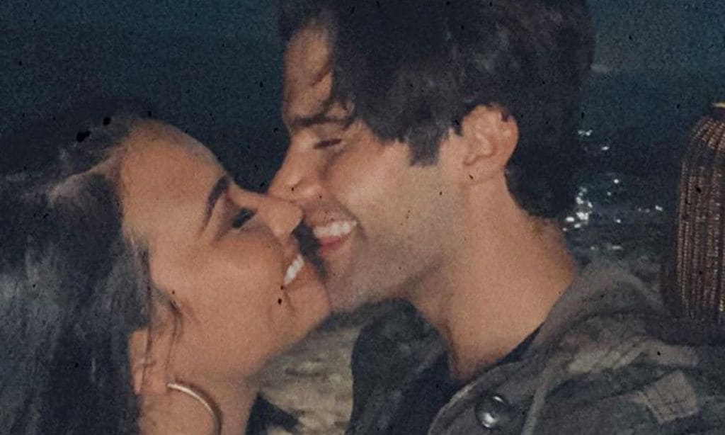 Demi Lovato y Max Ehrich se comprometen cuatro meses después de hacer pública su relación