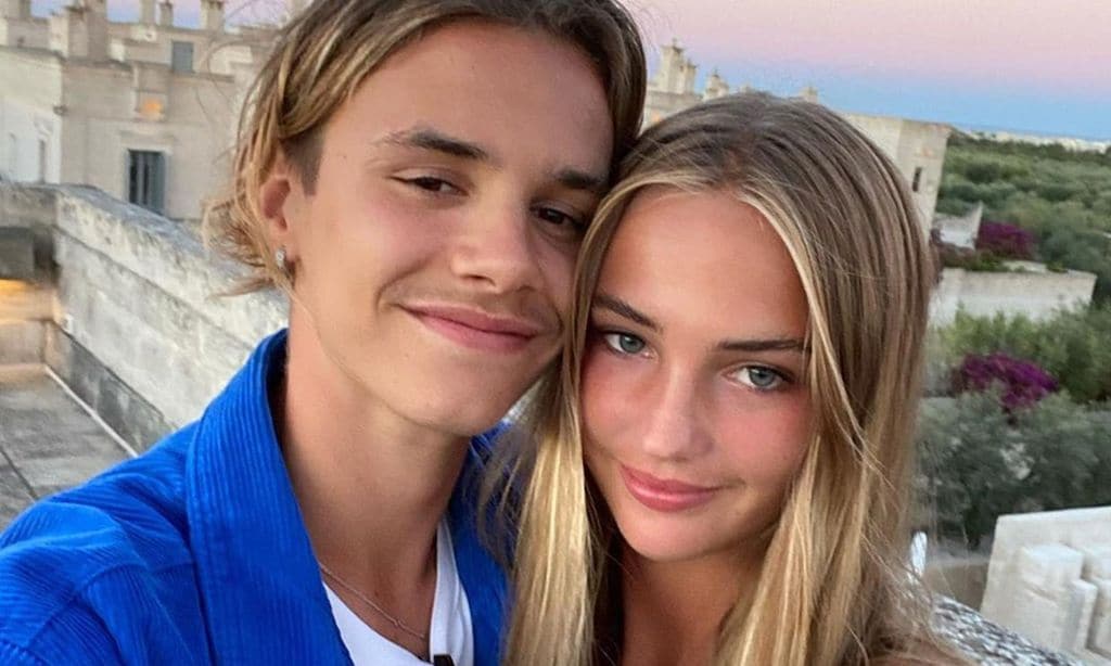 Romeo Beckham lleva a su novia a las vacaciones familiares