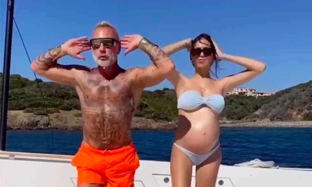 El divertido baile de Gianluca Vacchi y su novia en la cubierta de un barco