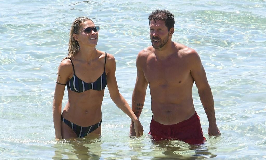 Carla Pereyra y Simeone presumen de amor y 'cuerpo 10'
