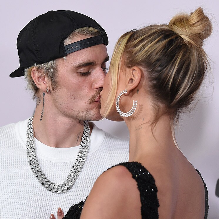 Justin Bieber muestra el álbum privado de su bautismo junto a su mujer, Hailey