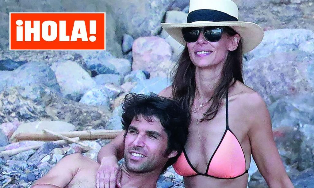 Fotografías exclusivas en ¡HOLA!: Cayetano y Eva, la unión de un matrimonio frente a los ataques