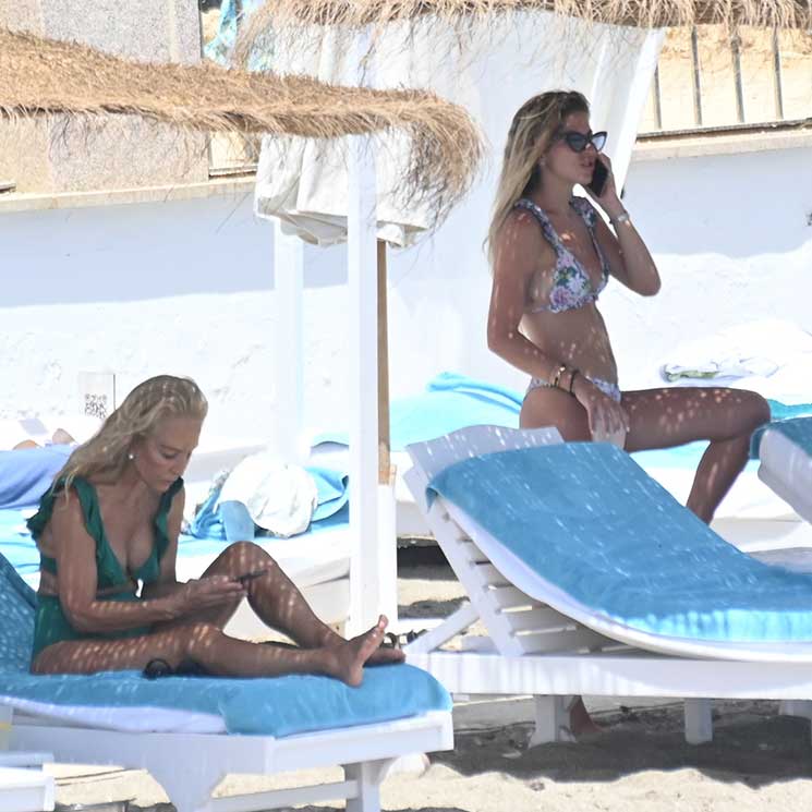 Mar Torres y Carmen Lomanta, juntas pero no revueltas en un día de playa en Marbella