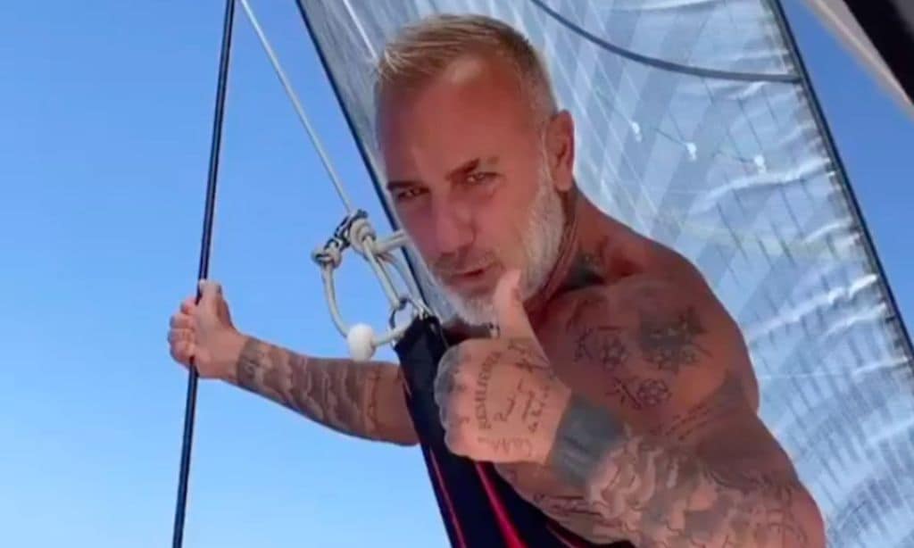 El increíble vídeo de Gianluca Vacchi ¡volando sobre delfines!