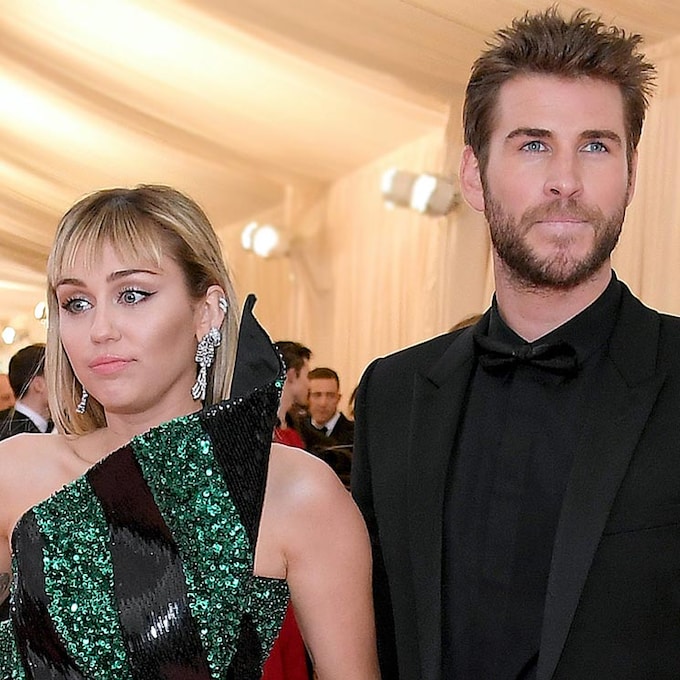 Las opiniones tan dispares de Liam Hemsworth y Miley Cyrus un año después de su separación