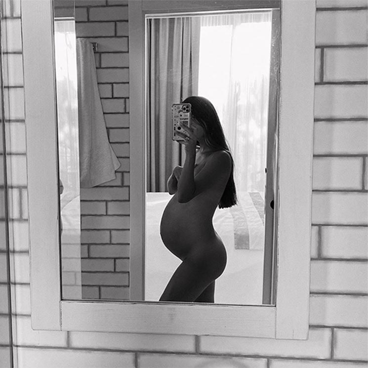 La sensual foto de la 'influencer' María F. Rubíes un mes antes de dar a luz