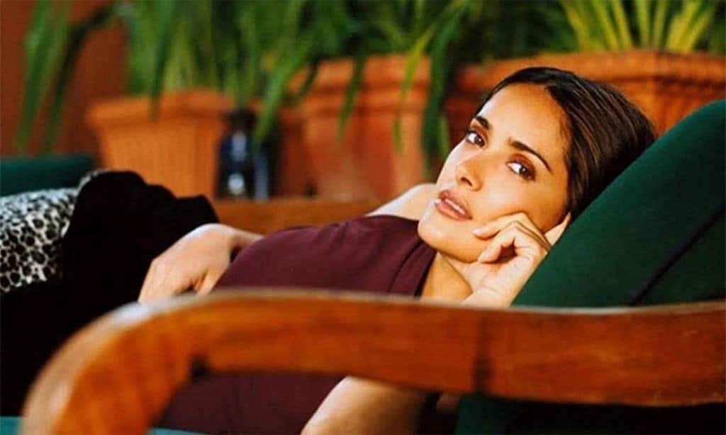 Salma Hayek muestra con orgullo las fotos de la ‘primera casa que se pudo comprar’