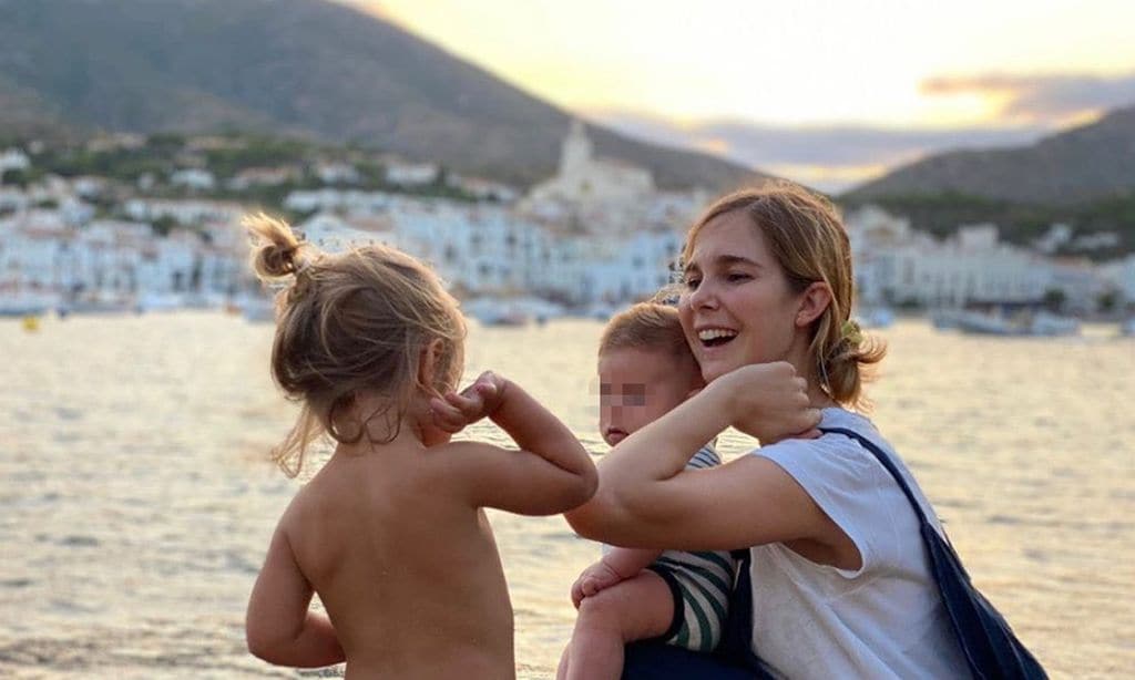 Natalia Sánchez, en su primer verano como mamá de dos: 'Un día me los voy a comer con patatas'
