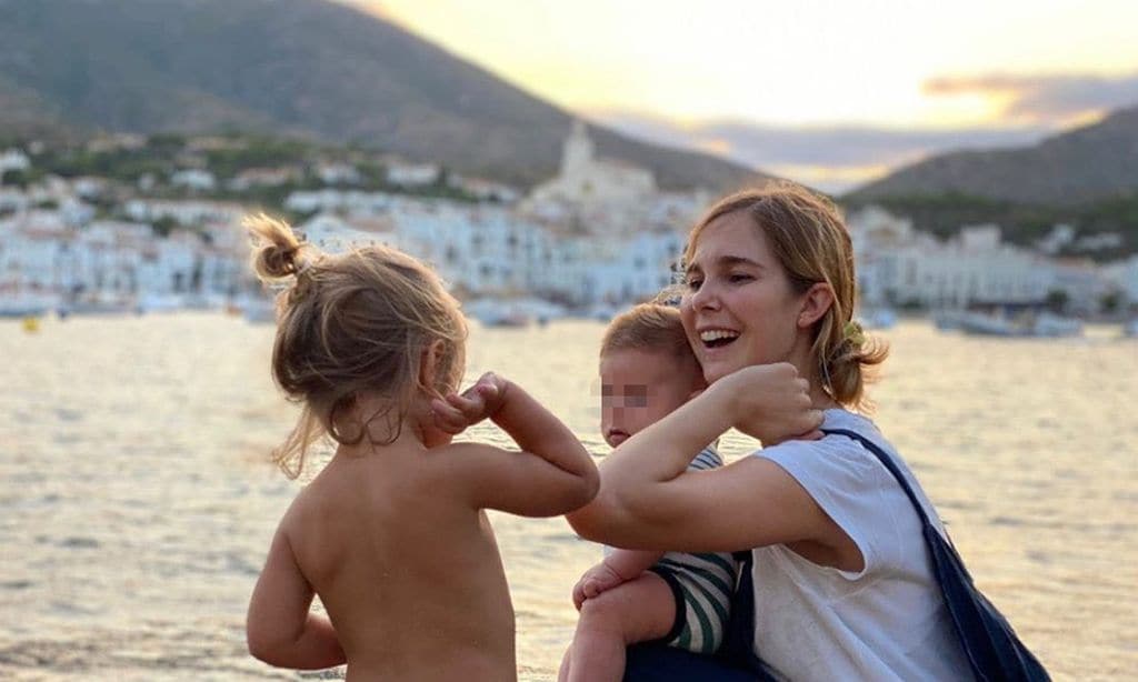 Natalia Sánchez y Marc Clotet con sus hijos