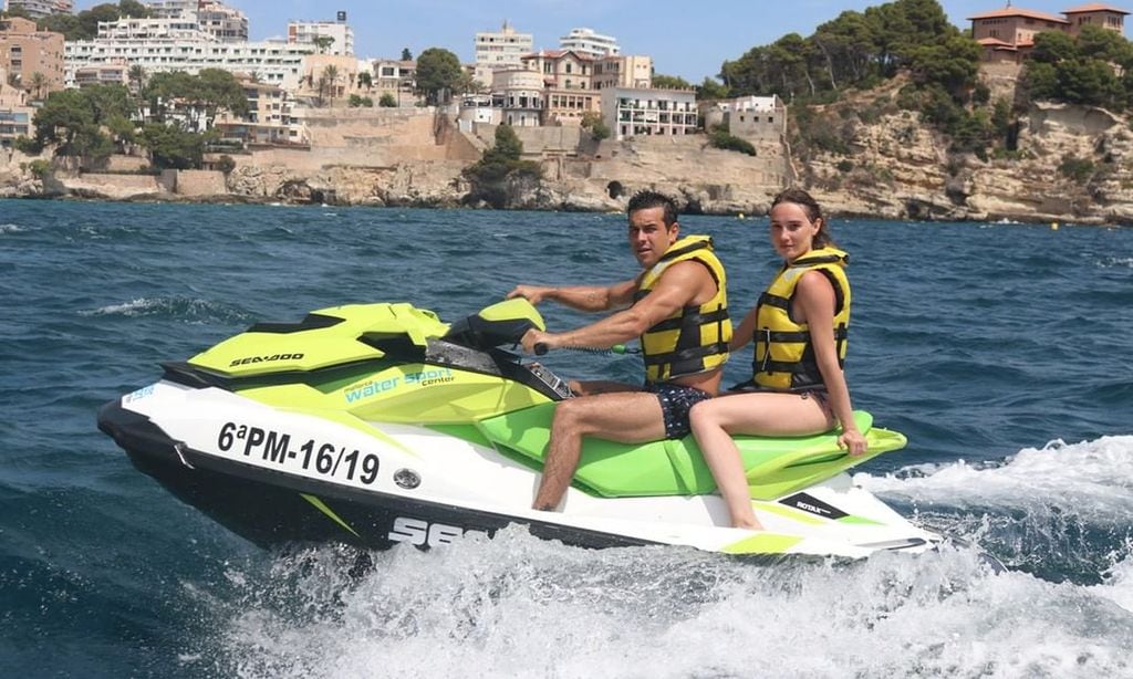 Mario Casas y Déborah François disfrutan de su primer verano de amor