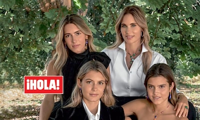 Helene Svedin posa para ¡HOLA! por primera vez con sus tres hijas, Daniela, Martina y Stella