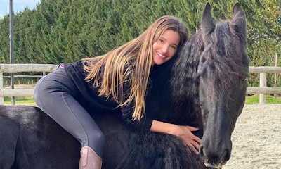 El divertido momento que han vivido Malena Costa y su hija Matilda al visitar a su caballo