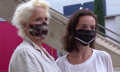 La reacción de Lucía Dominguín y su hija ante la postura de Miguel Bosé sobre el uso de mascarillas