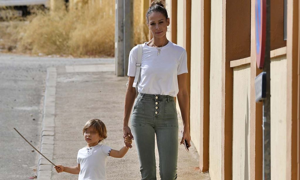 Eva González se relaja con su hijo Cayetano después de retomar el trabajo