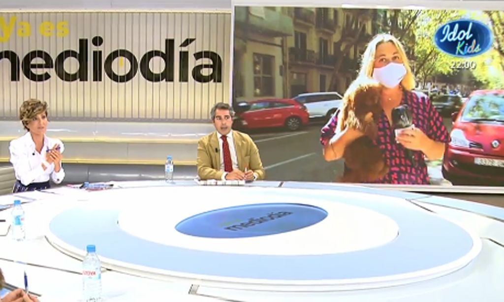 El directo más surrealista de Mayka Navarro... ¡presencia una detención y casi pierde a su perro!