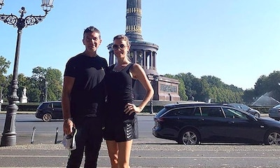 Antonio Banderas, ya recuperado, disfruta de Berlín 'con amor' junto a Nicole Kimpel