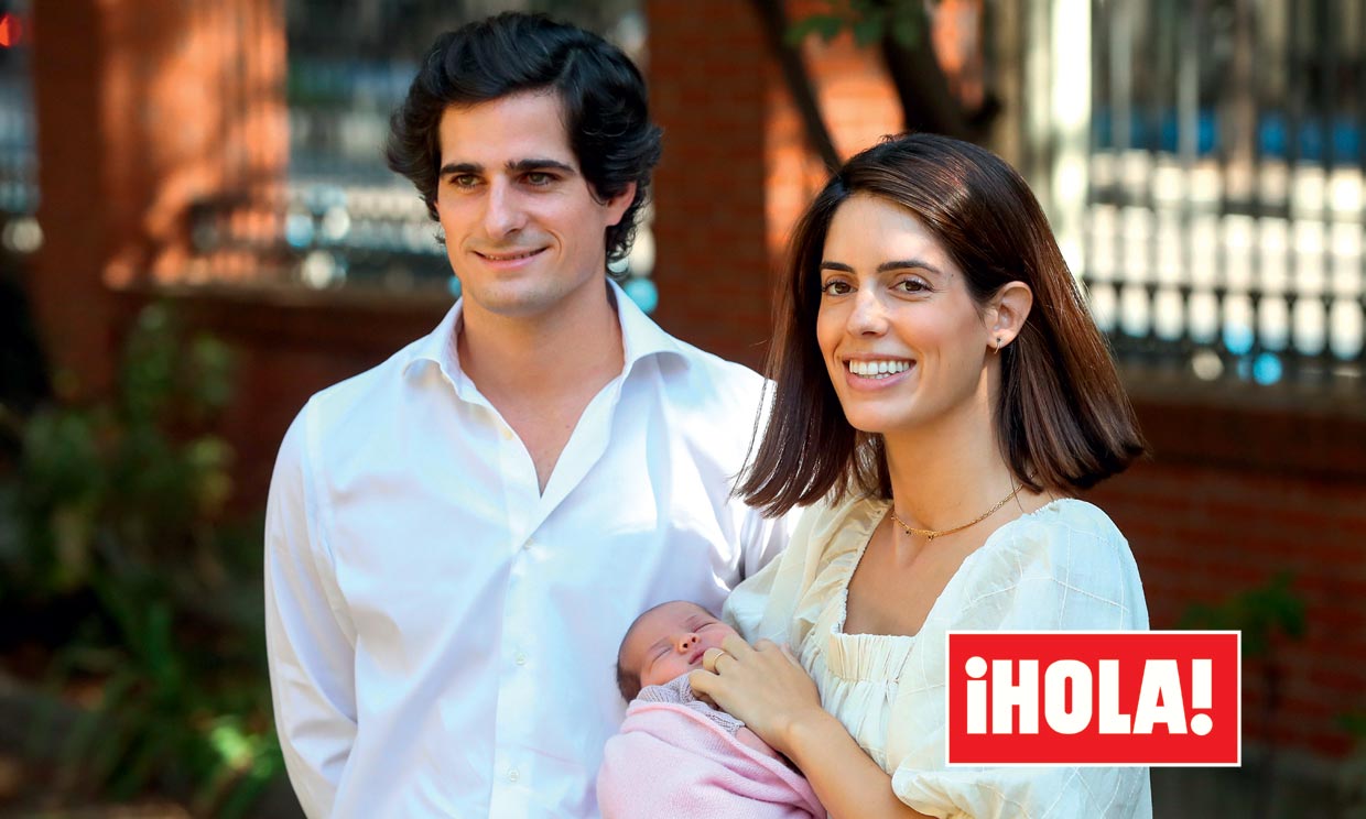 En ¡HOLA!, Fernando Fitz-James y Sofía Palazuelo presentan a su hija, Rosario