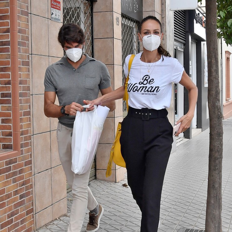 Eva Gónzalez y Cayetano Rivera siguen en Sevilla, pero ¿se plantean abandonar Madrid?