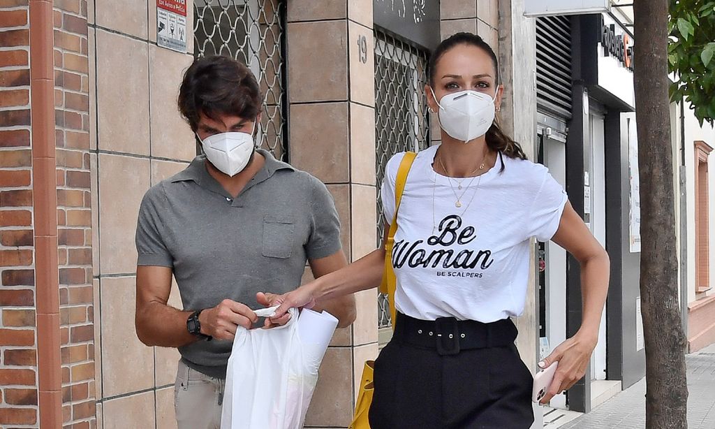 Eva Gónzalez y Cayetano Rivera siguen en Sevilla, pero ¿se plantean abandonar Madrid?