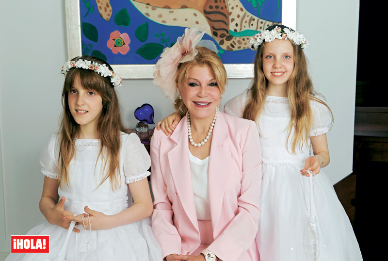 La baronesa Thyssen con sus hijas