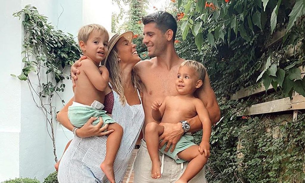 Alice Campello y Álvaro Morata con sus hijos