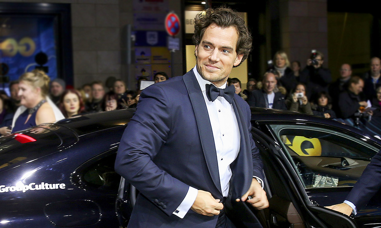 Henry Cavill se postula como el nuevo '007': diez fotos para descubrir por qué sería perfecto