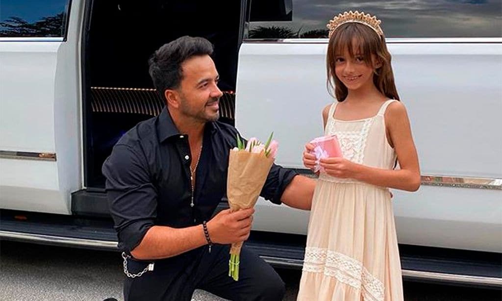 Como si fueran a los Oscar: la velada de gala de Luis Fonsi y su hija con limusina incluida