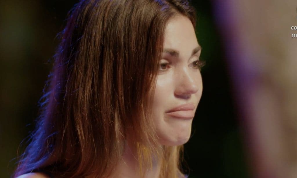 Melodie se entera en la hoguera que Cristian quiere separarse
