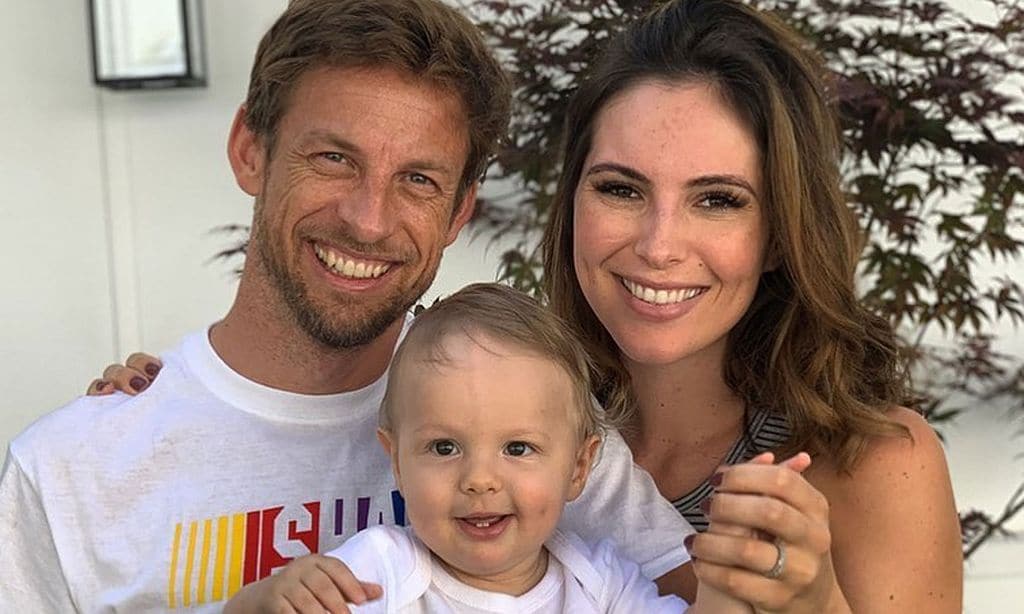 Jenson Button presume de hijo, un pequeño 'influencer' que se parece mucho a él
