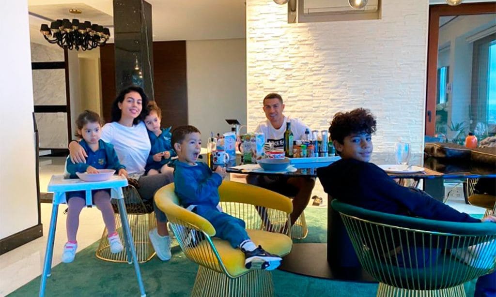¡Cómo ha crecido! El cambio de Cristiano Ronaldo Jr., cada vez más parecido a su padre