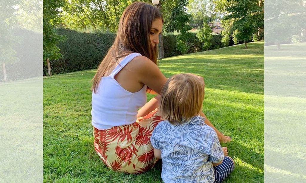 El hijo de Elena Furiase celebra su segundo cumpleaños con la ausencia de la 'agüela'